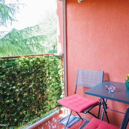 Sleeps 4 With Free Parking Lägenhet Rijeka