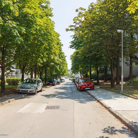 Sleeps 4 With Free Parking شقة *