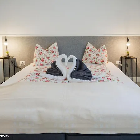 Sleeps 4 With Free Parking Lägenhet