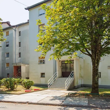 Sleeps 4 With Free Parking Lägenhet Rijeka