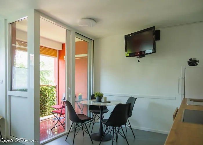 Sleeps 4 With Free Parking