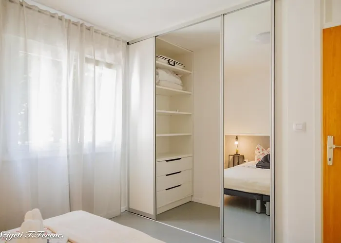 Sleeps 4 With Free Parking רייקה