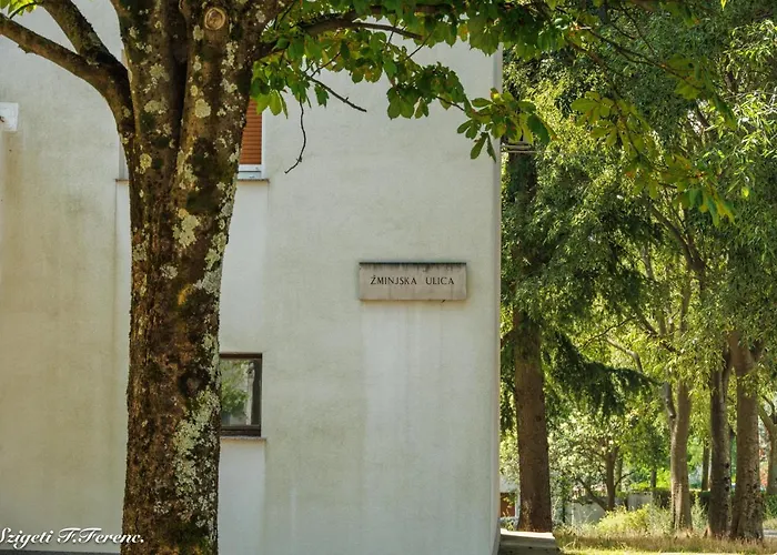 Sleeps 4 With Free Parking