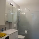 Sleeps 4 With Free Parking * Fiume