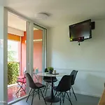 Sleeps 4 With Free Parking