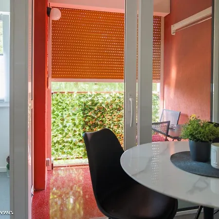 Sleeps 4 With Free Parking Rijeka